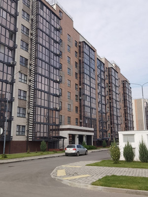 Купить --комнатную квартиру