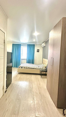 Купить --комнатную квартиру