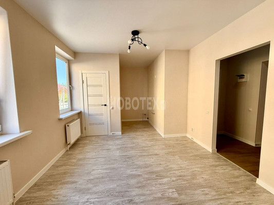 Купить --комнатную квартиру