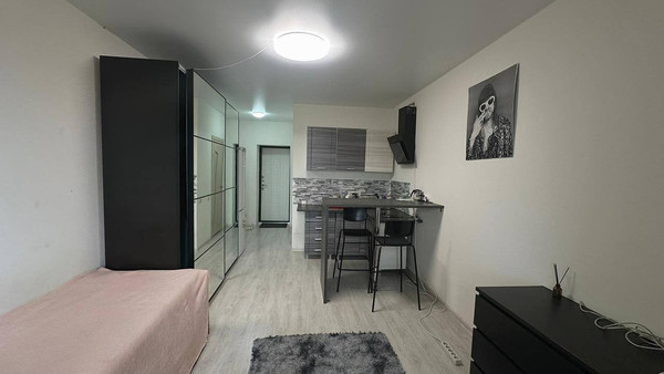 Купить --комнатную квартиру